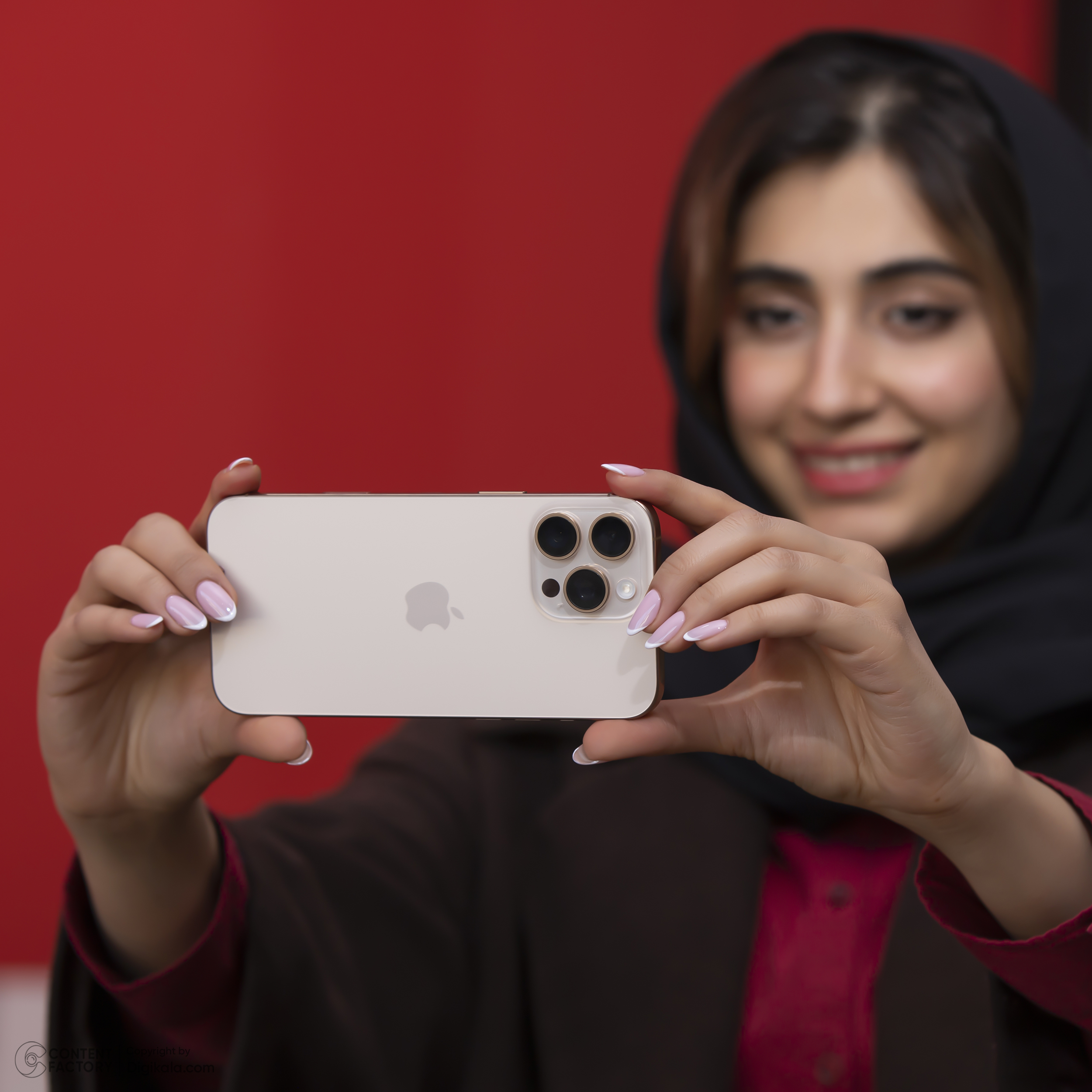 گوشی موبایل اپل مدل iPhone 16 Pro Max ZAA دو سیم کارت ظرفیت 256 گیگابایت و رم 8 گیگابایت - به همراه هدفون بلوتوثی اپل مدل AirPods 4